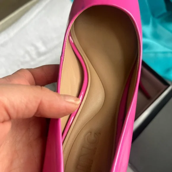 Pink High Heel Pumps - Picture 4 of 8